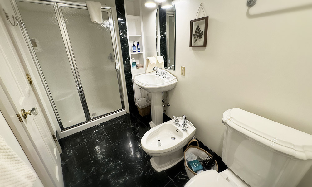 Corsair bathroom