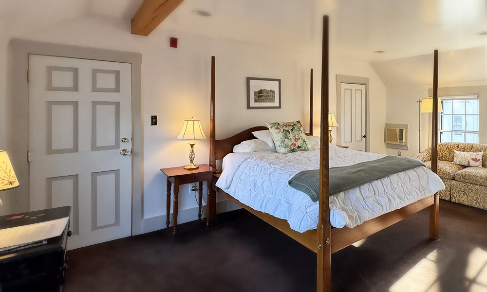 Corsair guestroom